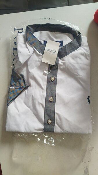 Chemise à col contrastant