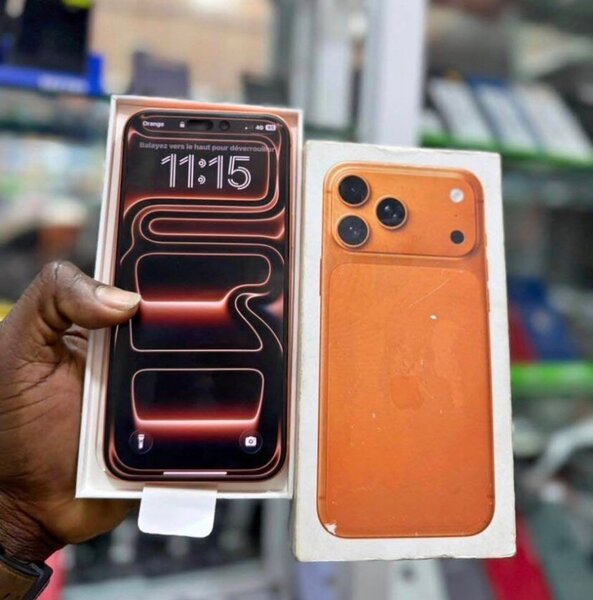 Apple iPhone 17 pro  Orange