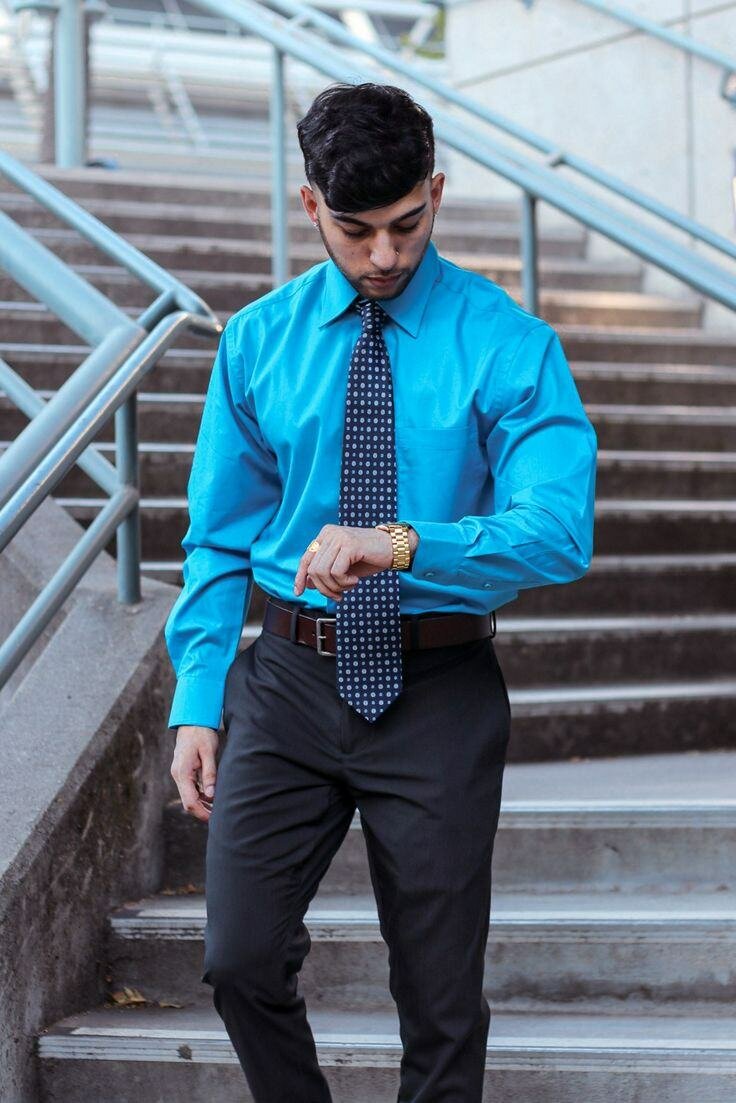 Chemise bleue élégante homme
