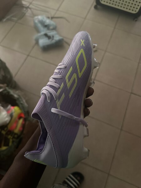 Chaussures de football légères