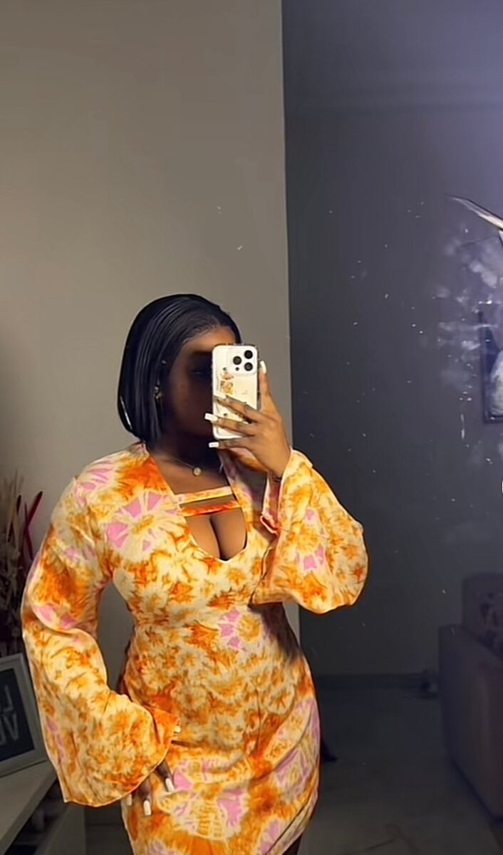 Robe élégante en tie-dye