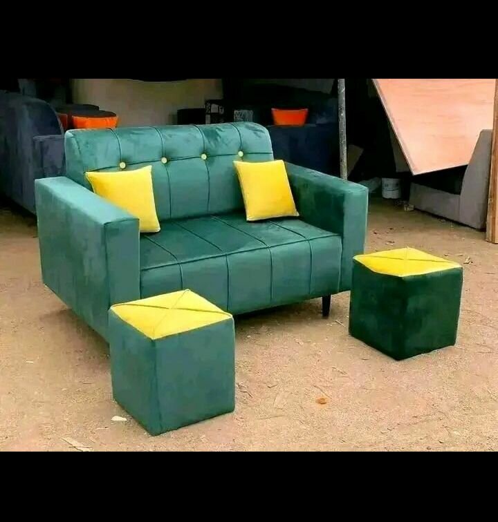 Ensemble canapé 3 places et 2 poufs