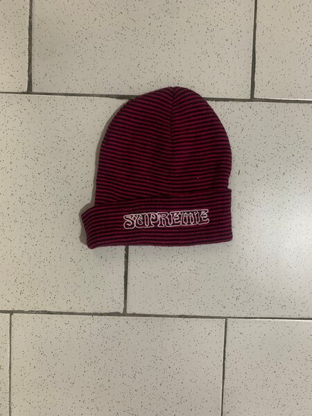 Bonnet rayé Supreme