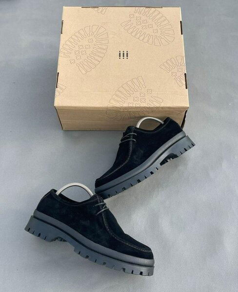 Chaussures en daim noir