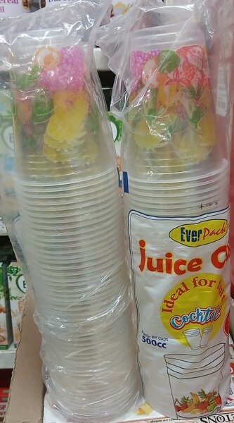 Gobelets en plastique fleuris