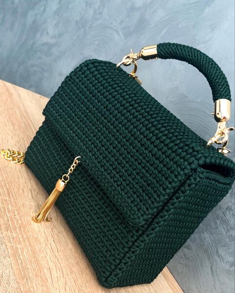 Sac à main tricoté rouge