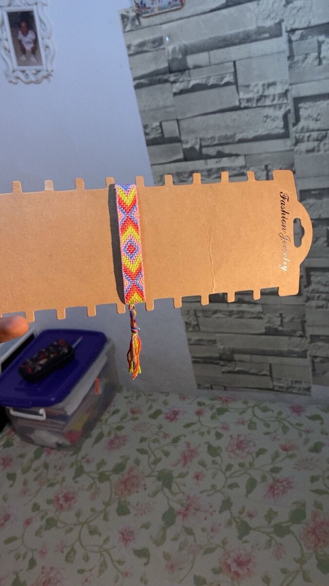 Bracelet d'amitié coloré tressé