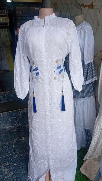 Robe longue en dentelle