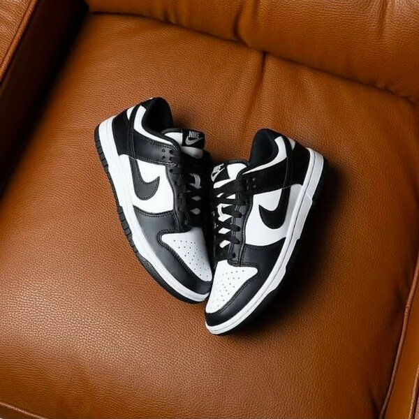 Chaussures Nike Dunk Low noir et blanc