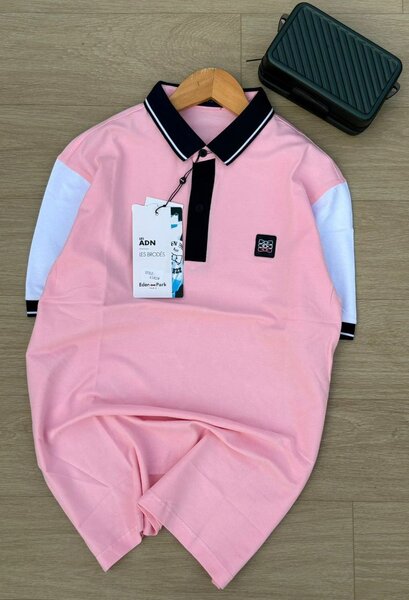 Polo en tricot rayé tendance