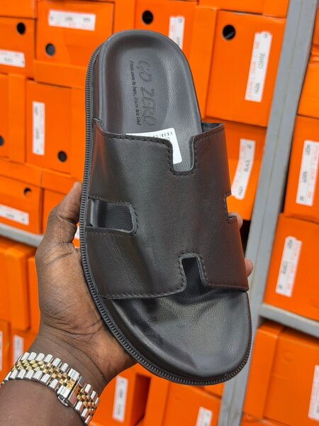 Sandales en cuir noir pour homme