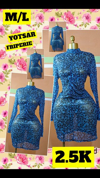 Robe moulante en dentelle bleue