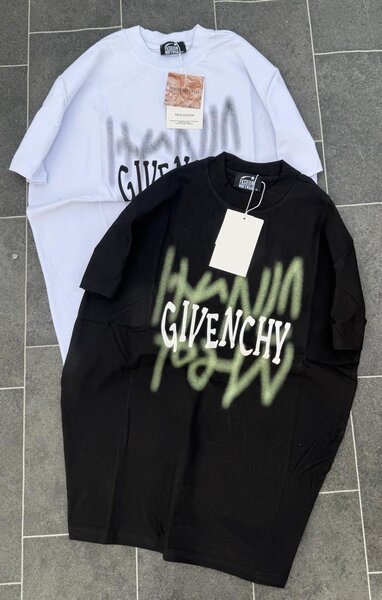 T-shirt Givenchy graffiti