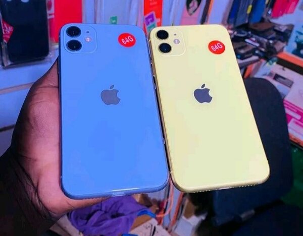 iPhone 11 64GB Bleu et Jaune