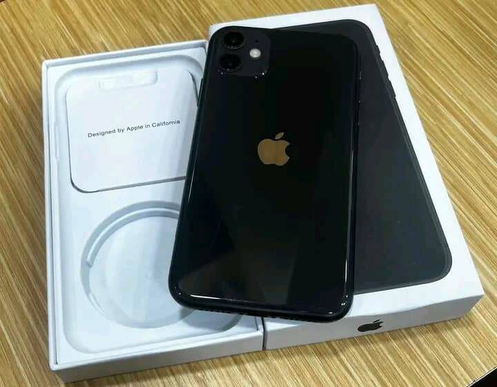 iPhone 11 simple noir 64giga