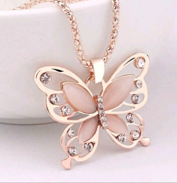 Collier papillon cristal