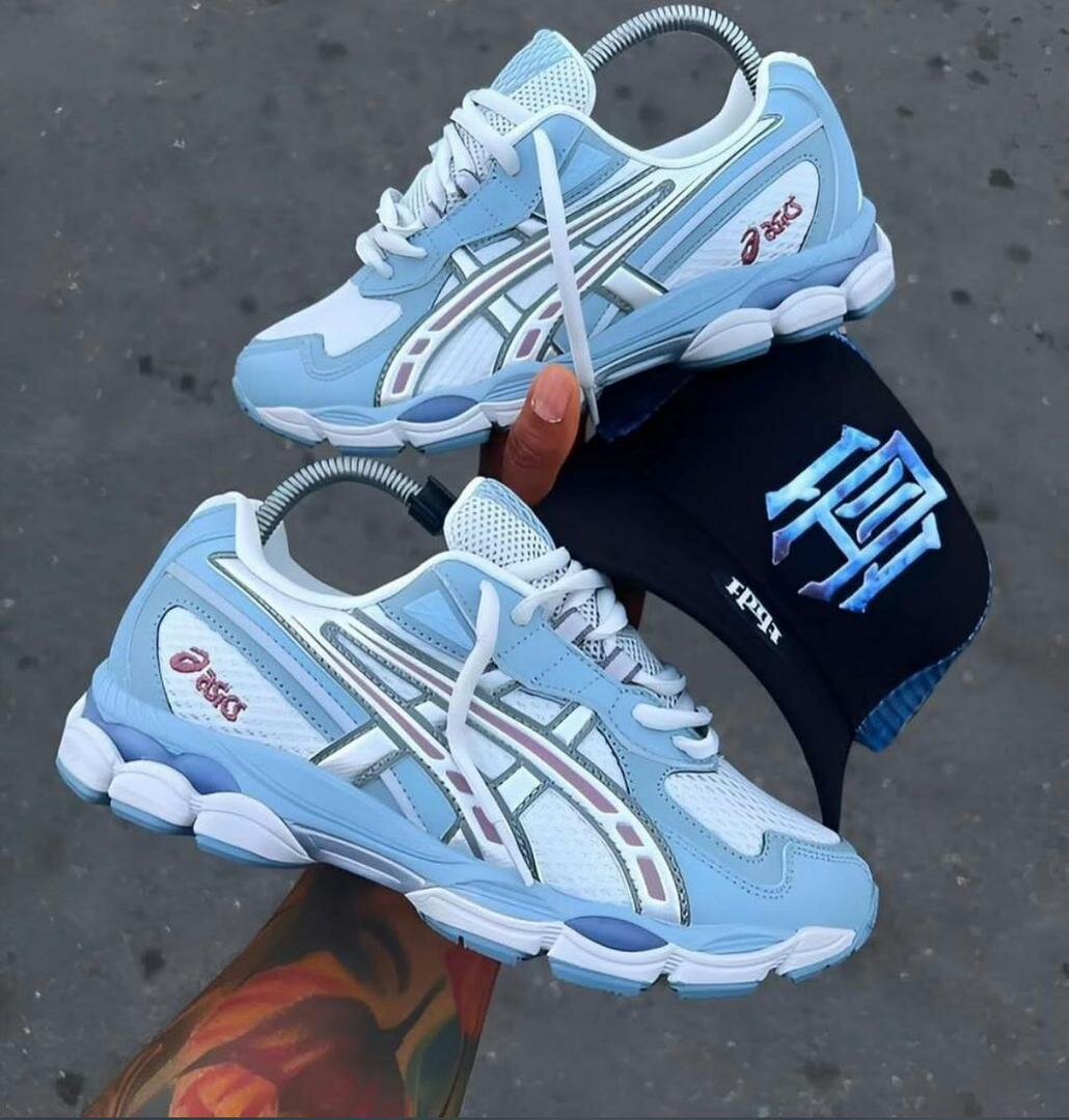 Chaussures de sport Asics élégantes