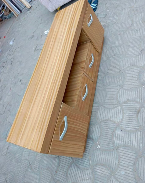 Table basse moderne en bois