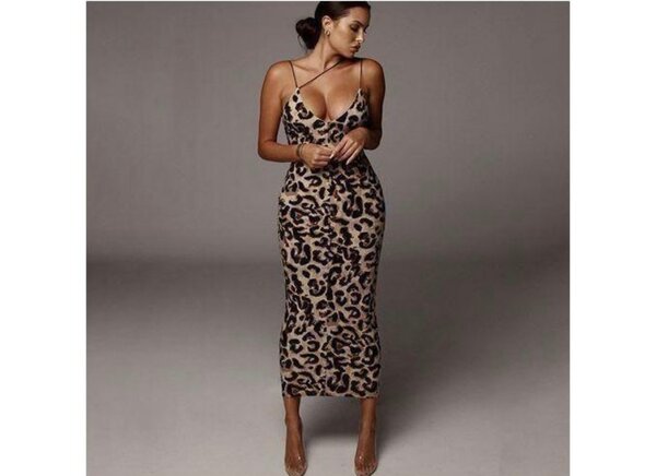 Robe léopard glamour