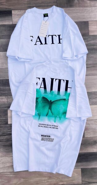 T-shirt blanc avec imprimé 'Faith'
