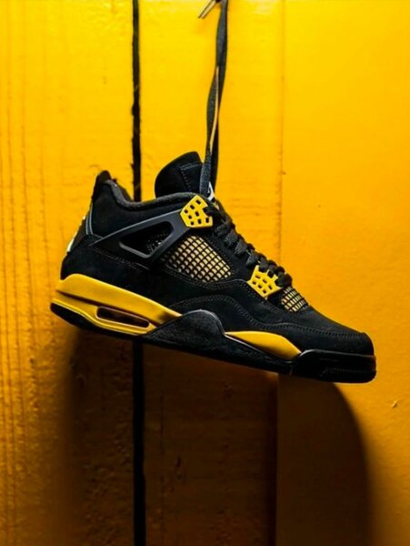 Air jordan 4 Noires et Jaunes