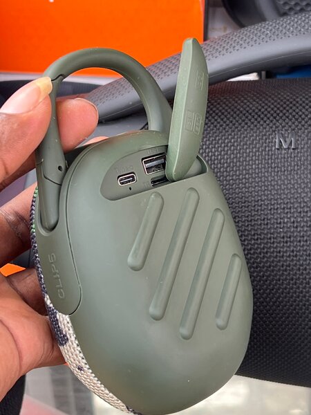 JBL Portable Waterproof Bluetooth Speaker