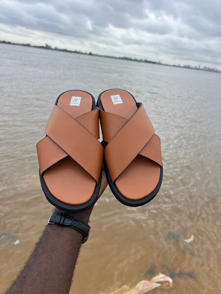 Sandales en cuir marron