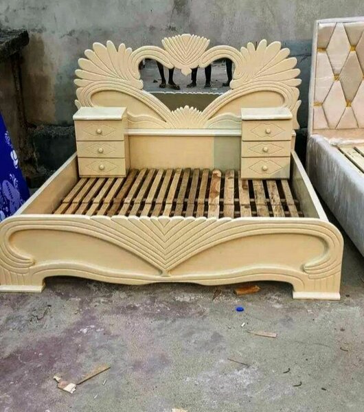 Lit design en bois massif