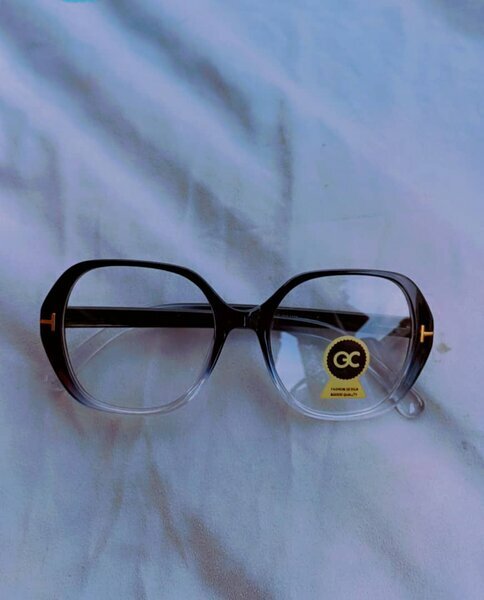 Lunettes noires et transparentes mixte
