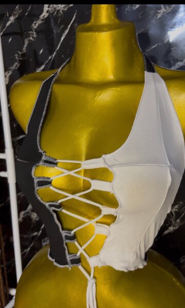 Combinaison en dentelle blanche