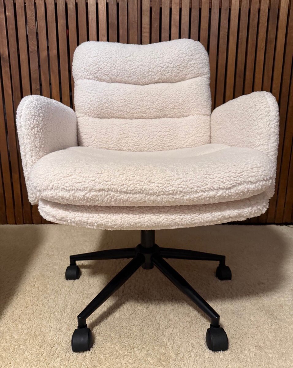 Fauteuil ergonomique en tissu bouclé blanc