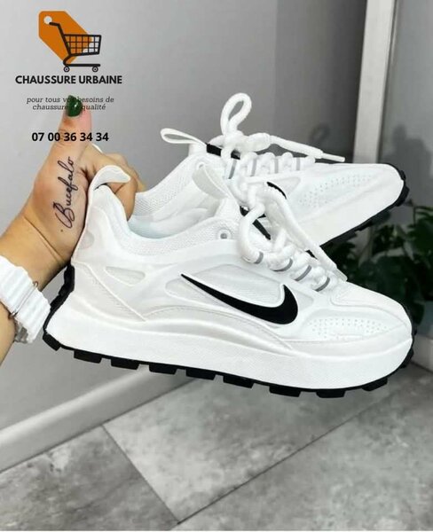 Baskets blanches élégantes