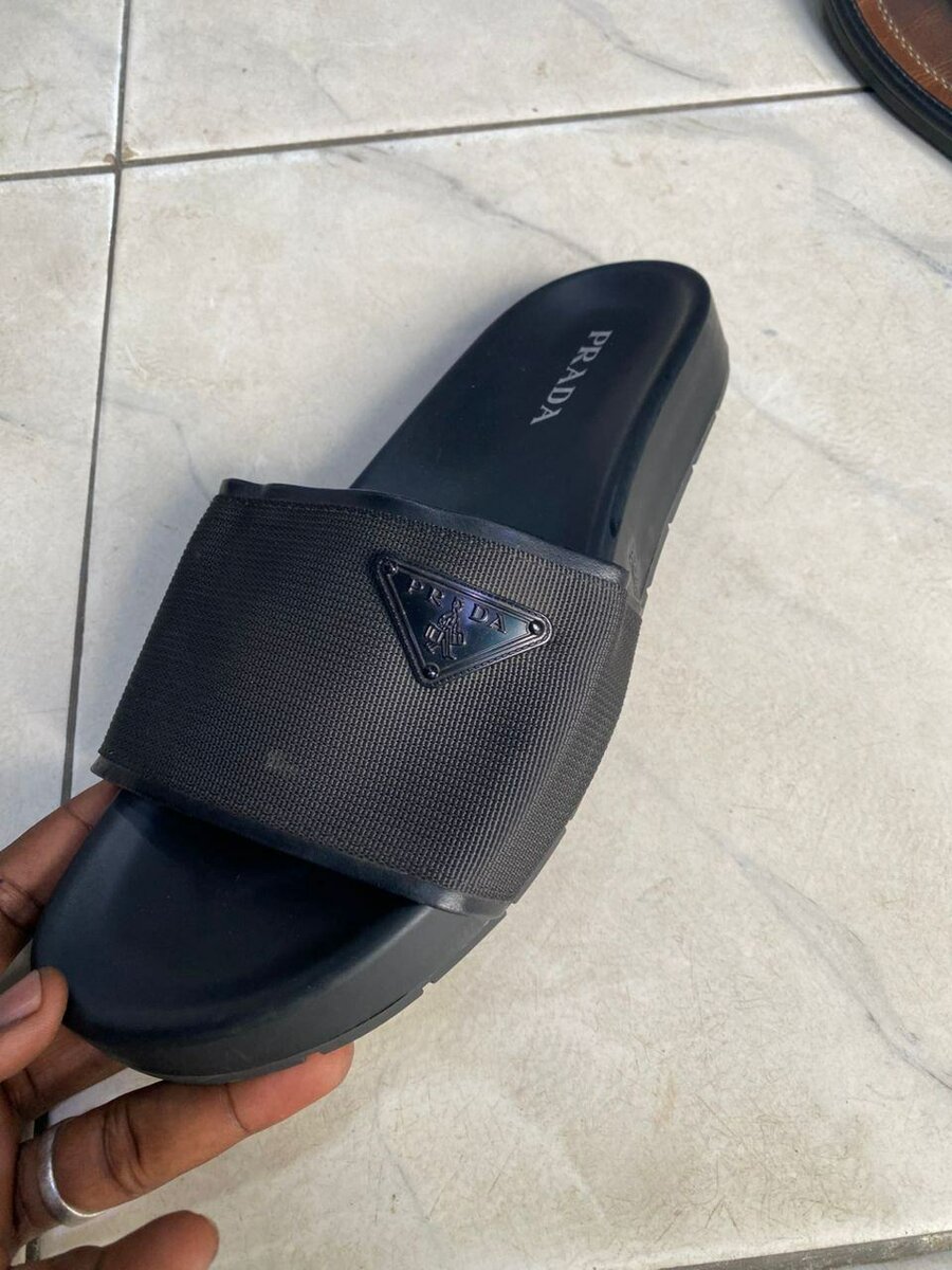 Sandales élégantes en cuir noir