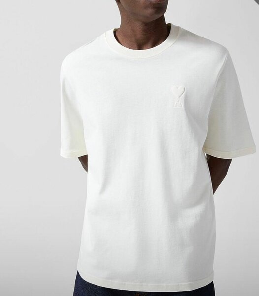 T-shirt blanc homme simple et élégant