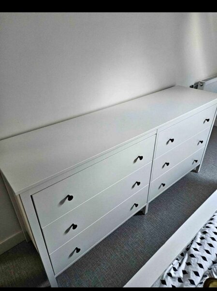 Commode blanche à 6 tiroirs