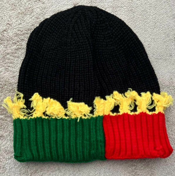 Bonnet tricoté multicolore