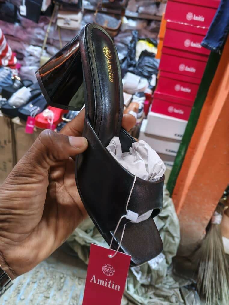 Sandales à talons carrés