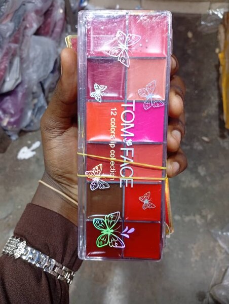 12-Color Lip Palette