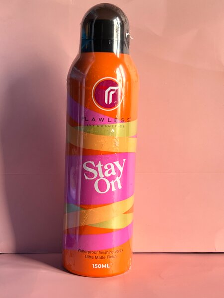 Spray fixateur stay on