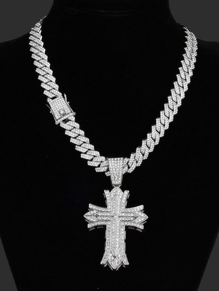Collier avec pendentif en argent