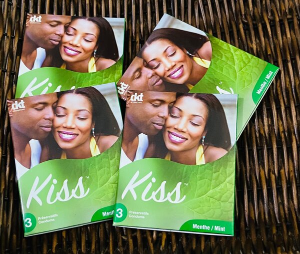 12 préservatifs (4 paquets