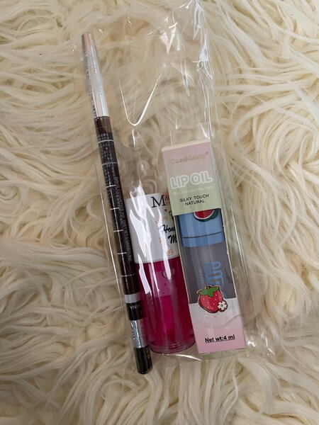 Ensemble maquillage lèvres et yeux