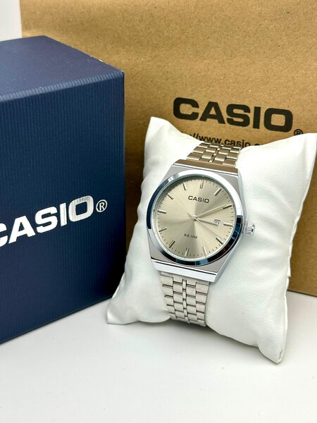 Montre CASIO élégante