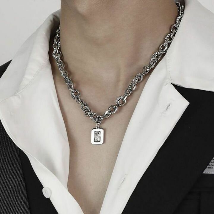 Collier chaîne élégante homme