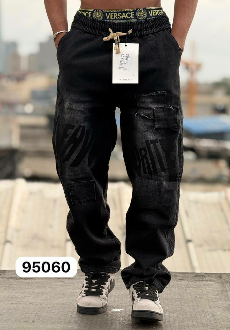 Jean cargo noir homme moderne