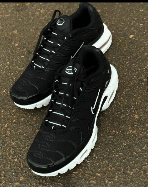 Nike Air Max TN Noir et Blanc