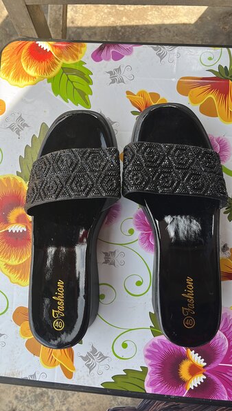 Mules élégantes à strass