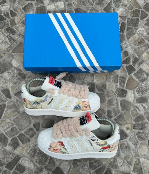 Baskets Adidas édition spéciale