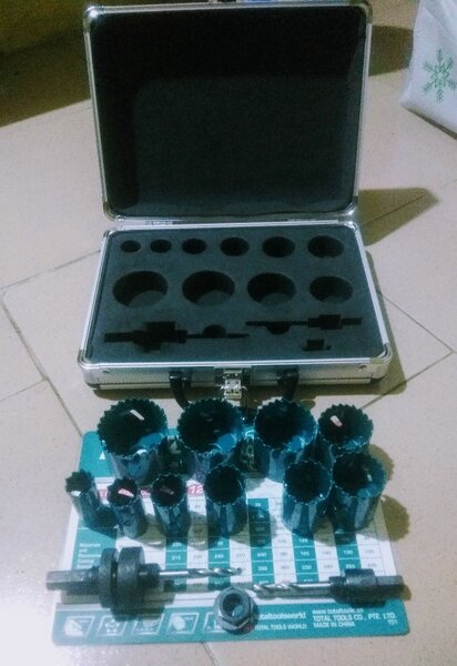 Total Set de Scies Cloche Métal 12pcs