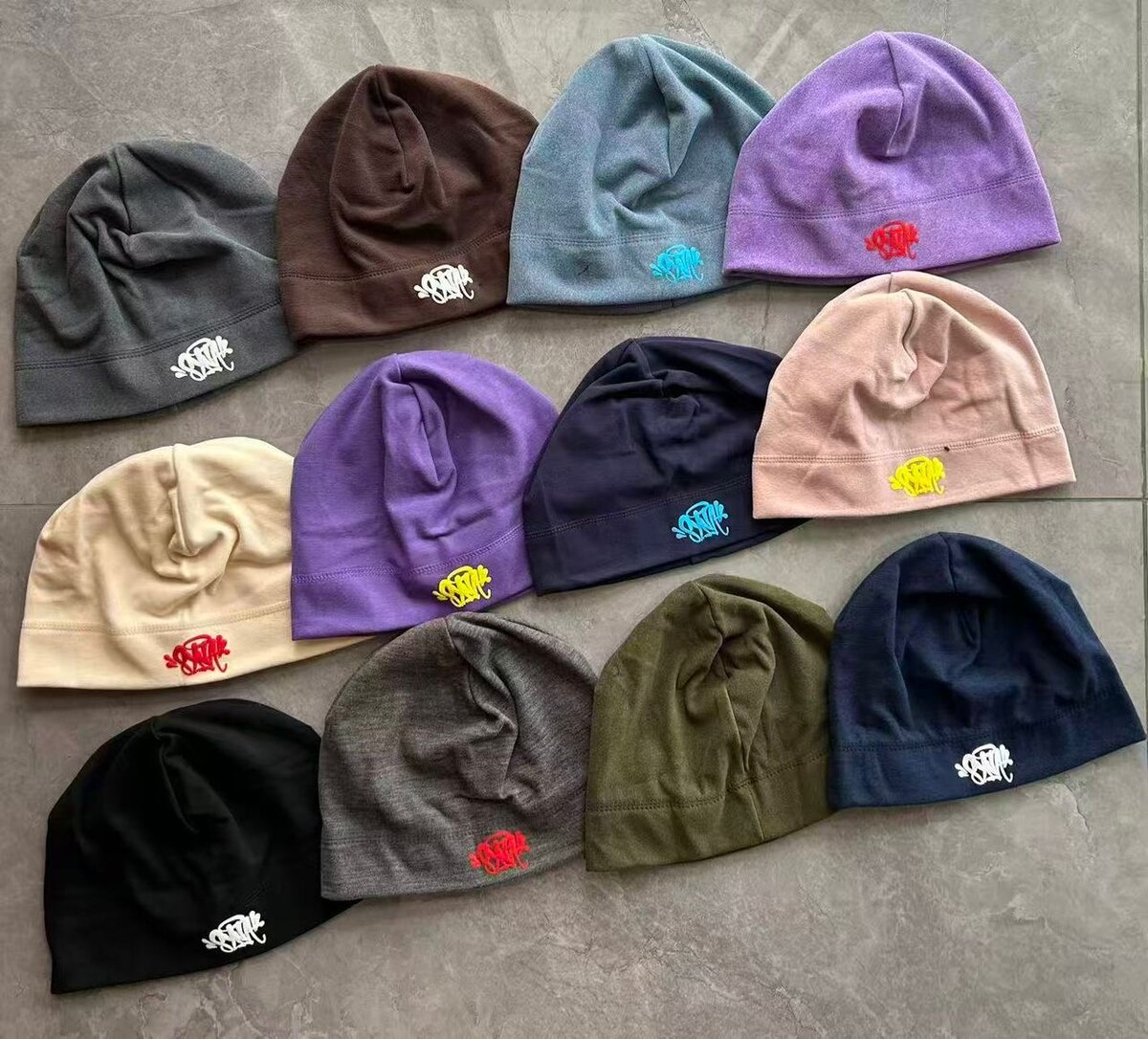 Bonnet en laine coloré